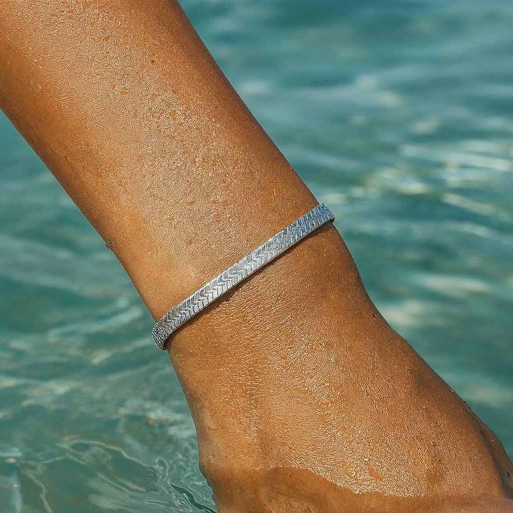 "SANTORINI" HERRINGBONE BRACELET